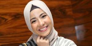 Busana Syar'i Tanpa Gamis ala Natasha Rizky
