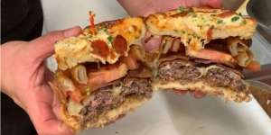 Meatzza, Hasil 'Perkawinan' Burger dan Pizza