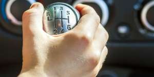 Trik Agar Sistem Transmisi Mobil Manual Tetap Awet