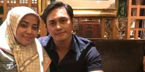 Pamer Foto Bareng Pacar Berondong, Muzdalifah Dicibir Gara-Gara Ini