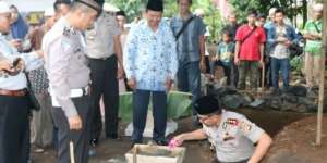 Kebaikan Bripka Polisi Asuh Belasan Anak Yatim Piatu