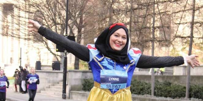 Aksi Hijabers Ikut Lomba Lari Pakai Kostum Snow White