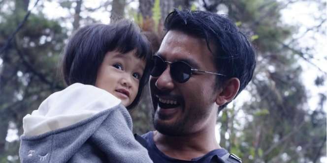 Cerita Rio Dewanto Dimarahi Atiqah Hasiholan