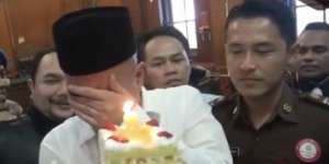 Ahmad Dhani Menangis Lalu Tinggalkan Ruang Sidang