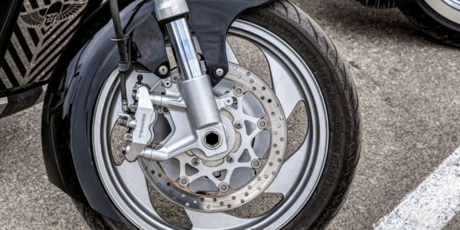 Waspadai Ban Motor Depan yang Sudah Tipis