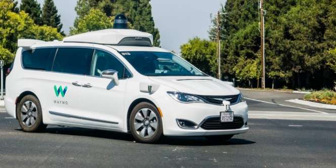 Mobil Pintar Ini Bisa Kenali Polisi