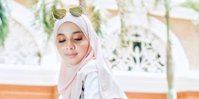 Tutorial Pashmina dengan Aksesori