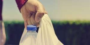 Mulai Hari Ini, Konsumen Harus Bayar Kantong Plastik Rp200