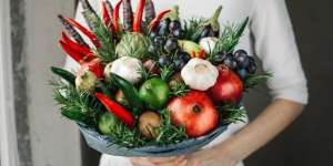 Cantiknya Buket Sayur dan Buah, Bisa Dimakan!