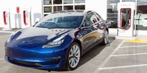 Tesla Mulai Tutup Toko-Toko Mobilnya, Ada Apa?