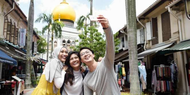 Mengunjungi Masjid Berkubah Emas yang Ikonik di Singapura
