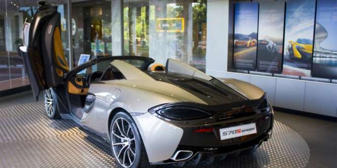 Tukang Kayu Boyong McLaren Usai Registrasi Ulang Sim Card