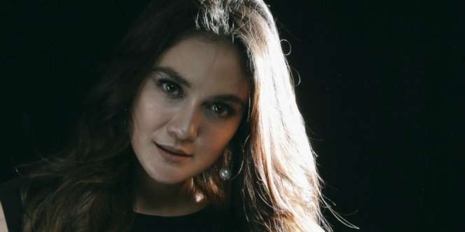 Lagu 'Cintaku Kandas' Syahrini Ditujukan untuk Luna Maya? Ini Fakta Sebenarnya