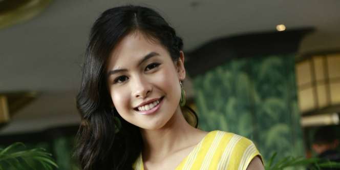 Inspirasi Busana Kuliah ala Maudy Ayunda