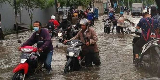 Hujan Pagi Hari, Jakarta Banjir