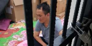 Wanita yang Bersama Andi Arief Berinisial L