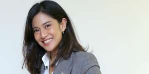 Tips Foto OOTD Kekinian ala Dian Sastro