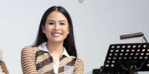 Maudy Ayunda Lebih Pede dengan Rambut Panjang