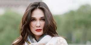 Cantiknya Luna Maya Bergaun Pengantin