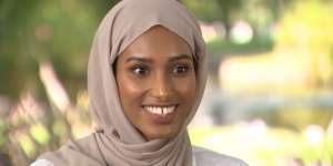 Model Hijab Pertama yang Melenggang di Melbourne Fashion Festival