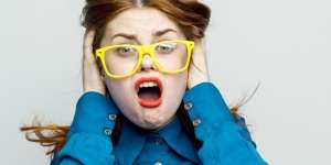 6 Kesalahan yang Sering Dilakukan Saat Makeup atau Berbusana