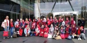 Keseruan Peserta `We Do Good Camp` Buat Smoothie Buah Naga
