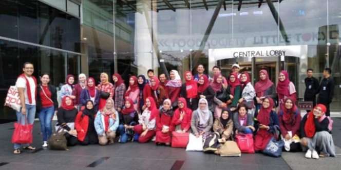 Keseruan Peserta `We Do Good Camp` Buat Smoothie Buah Naga