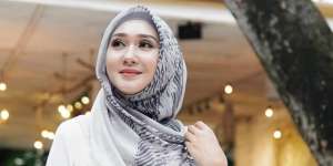 Baju Muslim Streetwear Dian Pelangi di NYFW 2019