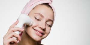 Manfaat Menyikat Tubuh dengan Memakai Brush
