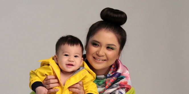 Inspirasi Maternity Outfit Putri Titian
