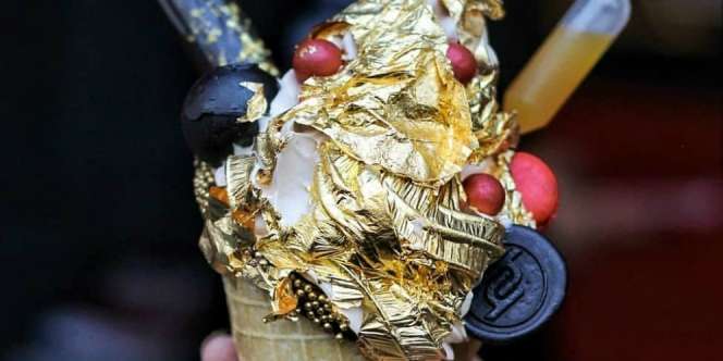 Es Krim Berlapis Emas 24 Karat ala India, Penasaran Isinya?