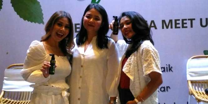 Keramas Pakai Sampo Saja Tidak Cukup?