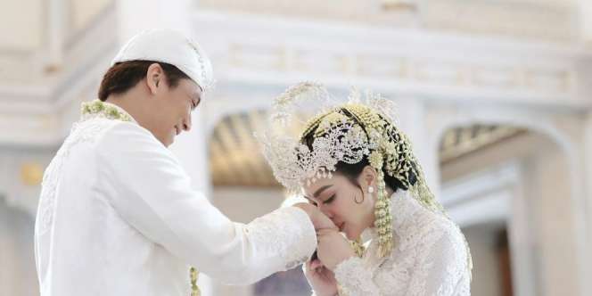 Syuting Bareng Syahrini, Ekspresi Reino Barack Jadi Sorotan