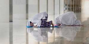 Mudahnya Cara Mengingatkan Salat untuk Keluarga di Rumah