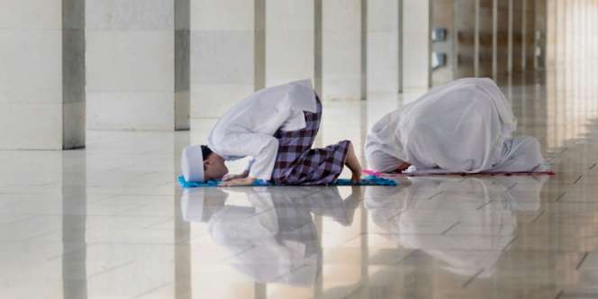 Mudahnya Cara Mengingatkan Salat untuk Keluarga di Rumah