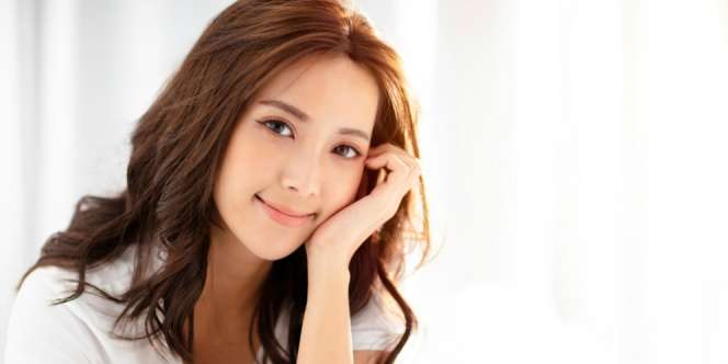 Yoga Skin, Tren Makeup Kekinian yang Bikin Wajah Glowing