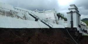 Komplek Makam Raja-Raja Mataram Longsor Parah