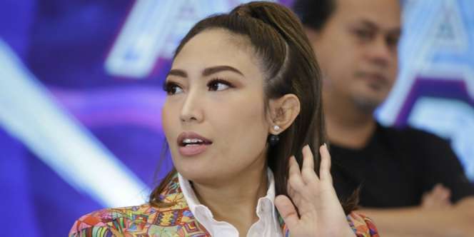 Tas Ayu Dewi Tak Kalah Fantastis dari Syahrini