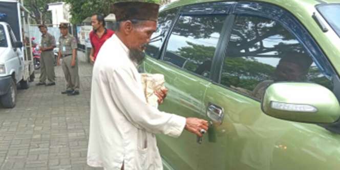 Pengemis Tajir Bogor Andalkan Ini untuk Tarik Belas Kasihan