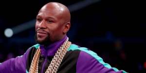 Wow, Perhiasan Floyd Mayweather Bisa Hidupi Satu Negara