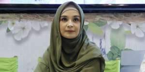 Shireen Sungkar Mulai Biasakan Sang Putri Berhijab