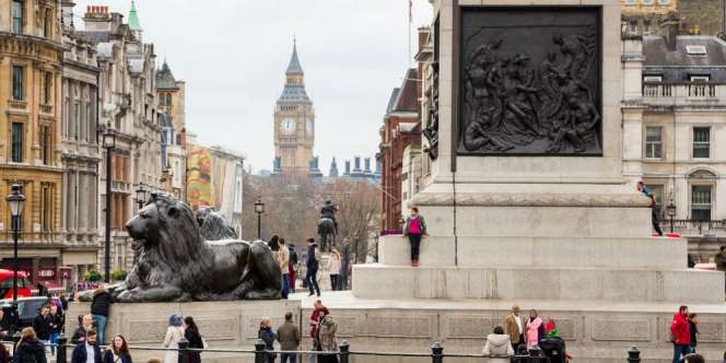 Lantunan Azan di Trafalgar Square London untuk Hormati Korban Teror Christchruch