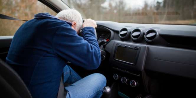 Maut yang Datang Tanpa Disadari Saat Mobil Lagi Berhenti