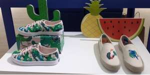 Sambut Musim Panas dengan Koleksi Slip On Shoes Tropis