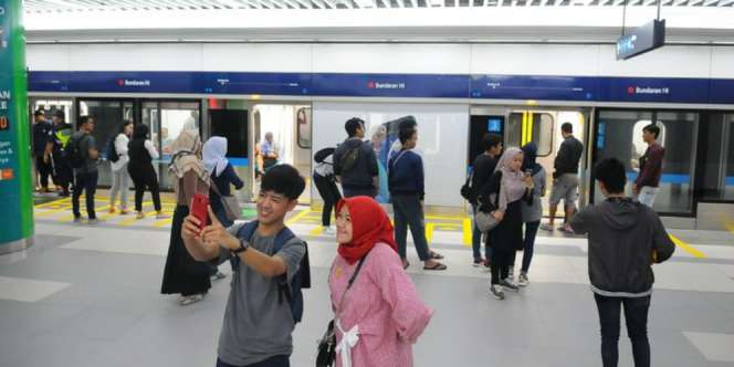 MRT Resmi Beroperasi, Catat Jadwalnya