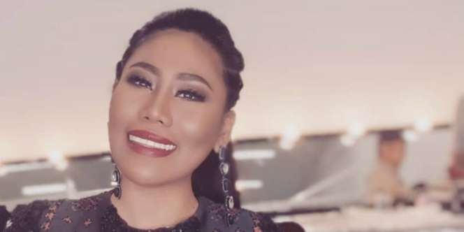 Evi Masamba Curhat Masalah Dunia dan Masa Depan