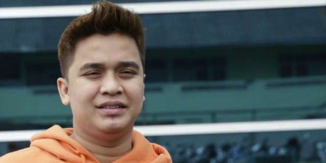 Hilda Akui Putus, Billy Syahputra Galau