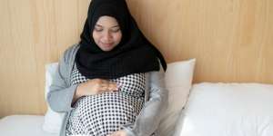 Produk Make Up yang Harus Dihindari Ibu Hamil