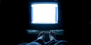 Dibayar Rp2,6 M Cuma Buat Tiduran Sembari Nonton TV, Mau?