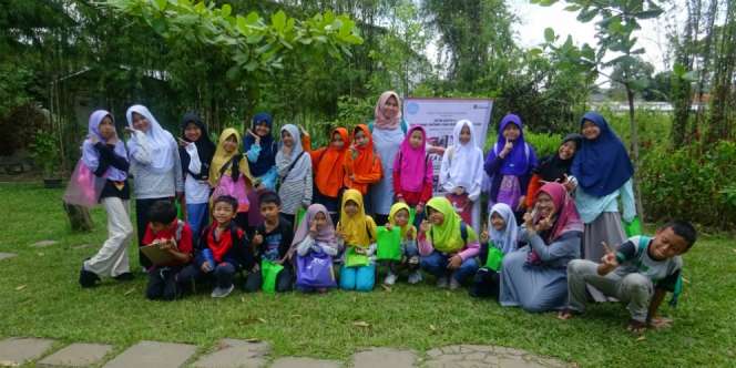 One Day to Write: Gali Imajinasi Lewat `Jig-Saw Story Game`